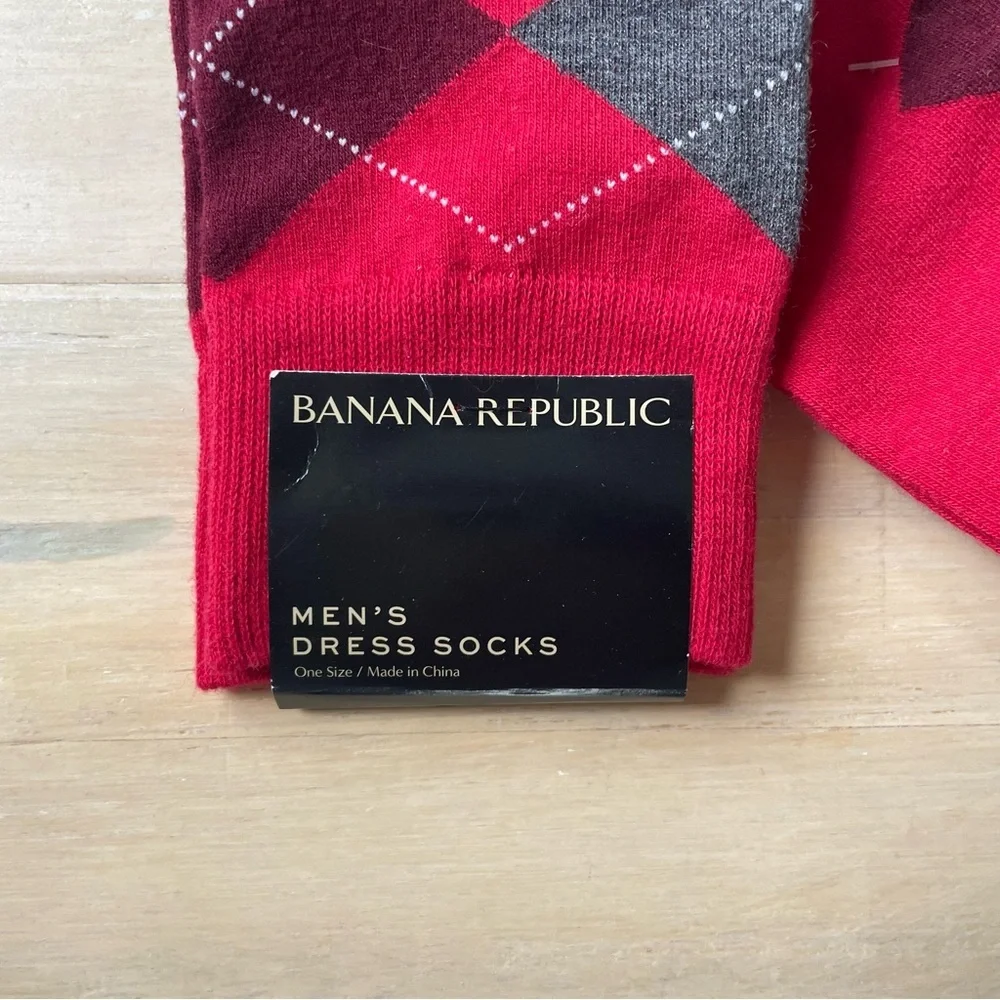 NWT Banana Republic Red and Gray Argyle Men’s Dress Socks with Dog Motif